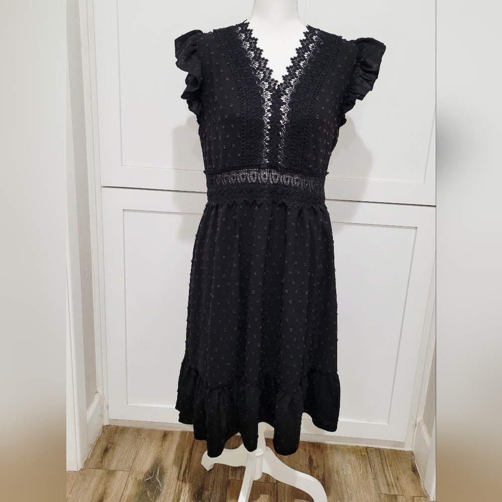 Emery Rose Sleeveless Ruffle Black Lace Dress | Size Large